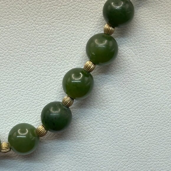 VTG Green Semi-Precious Stone Round Bead Necklace - Picture 9 of 15